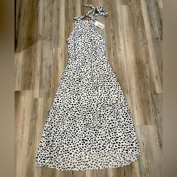 NWT Black and White Maxi Halter Dress Size Medium - Picture 1 of 2